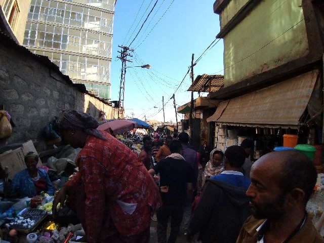 Getting Lost in Addis Ababa’s “Merkato,” the Market That Even Locals Struggle to Navigate [Ethiopia Travel Diary]